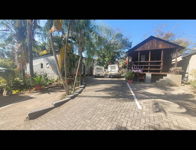912M² GUESTHOUSE FOR SALE IN WEST ACRES